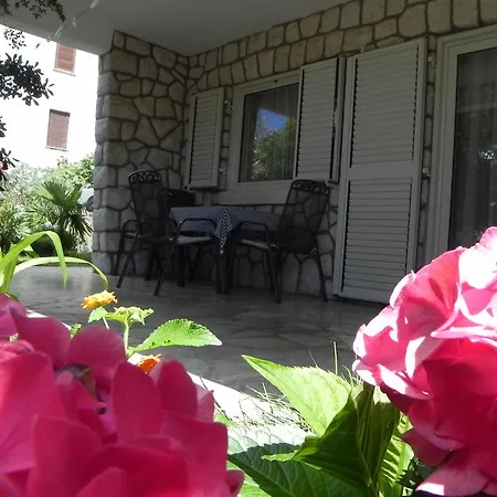 Apartments Katalenic Selce Exterior photo